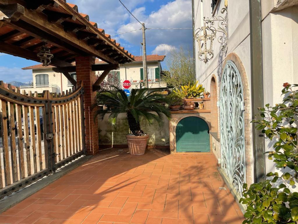 Raffinato Bilocale A Lido Di Camaiore Vicino Al Mare Exterior photo